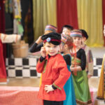 русская народная игра с раскошными костюмами